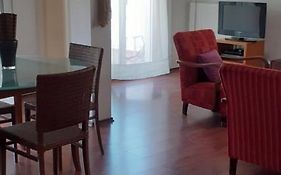 Cozy Penthouse Next To Metro Station