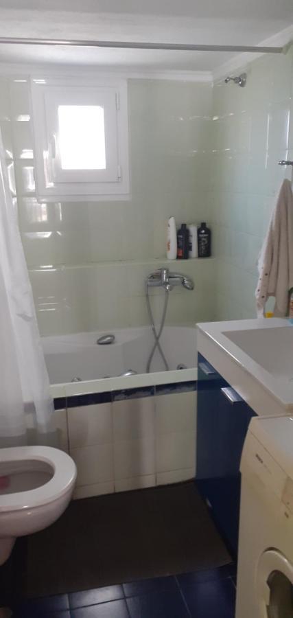 Ferienwohnung Cozy Penthouse Next To Metro Station Thessaloniki Exterior foto
